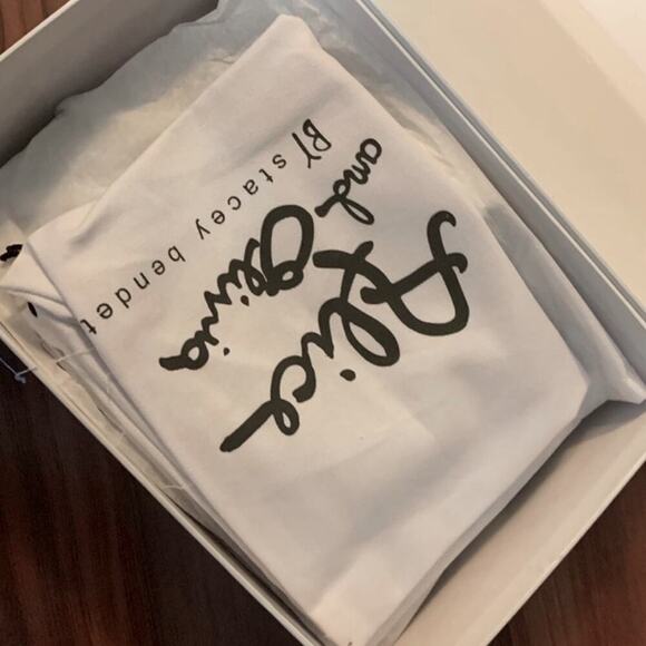 Alice + Olivia Fanniey Heels in White. - Picture 6 of 8